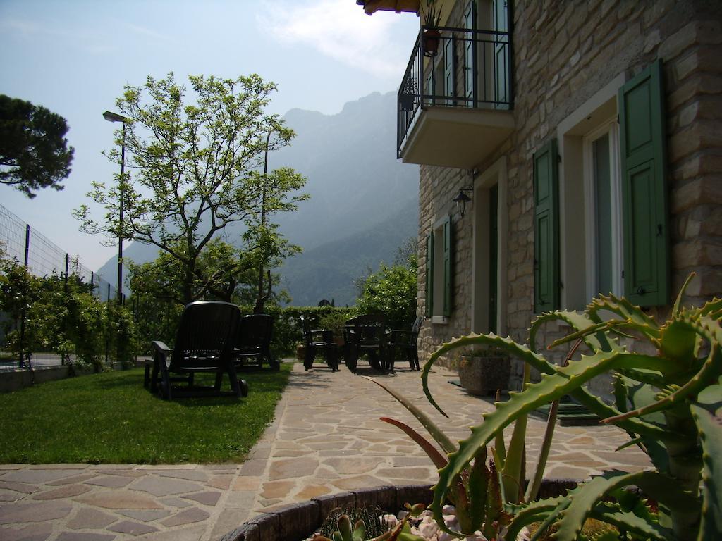 Ferienwohnung Casavarone Riva del Garda Zimmer foto